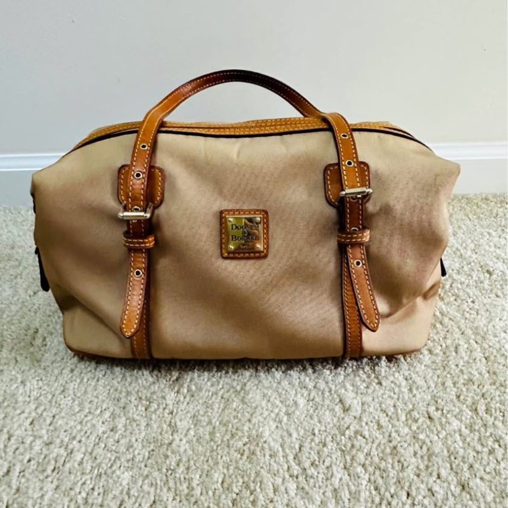 Dooney & Bourke vintage medium nylon handbag